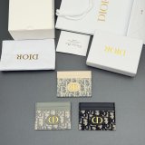 dior 30 Montaigne Freesia cardholder S2152